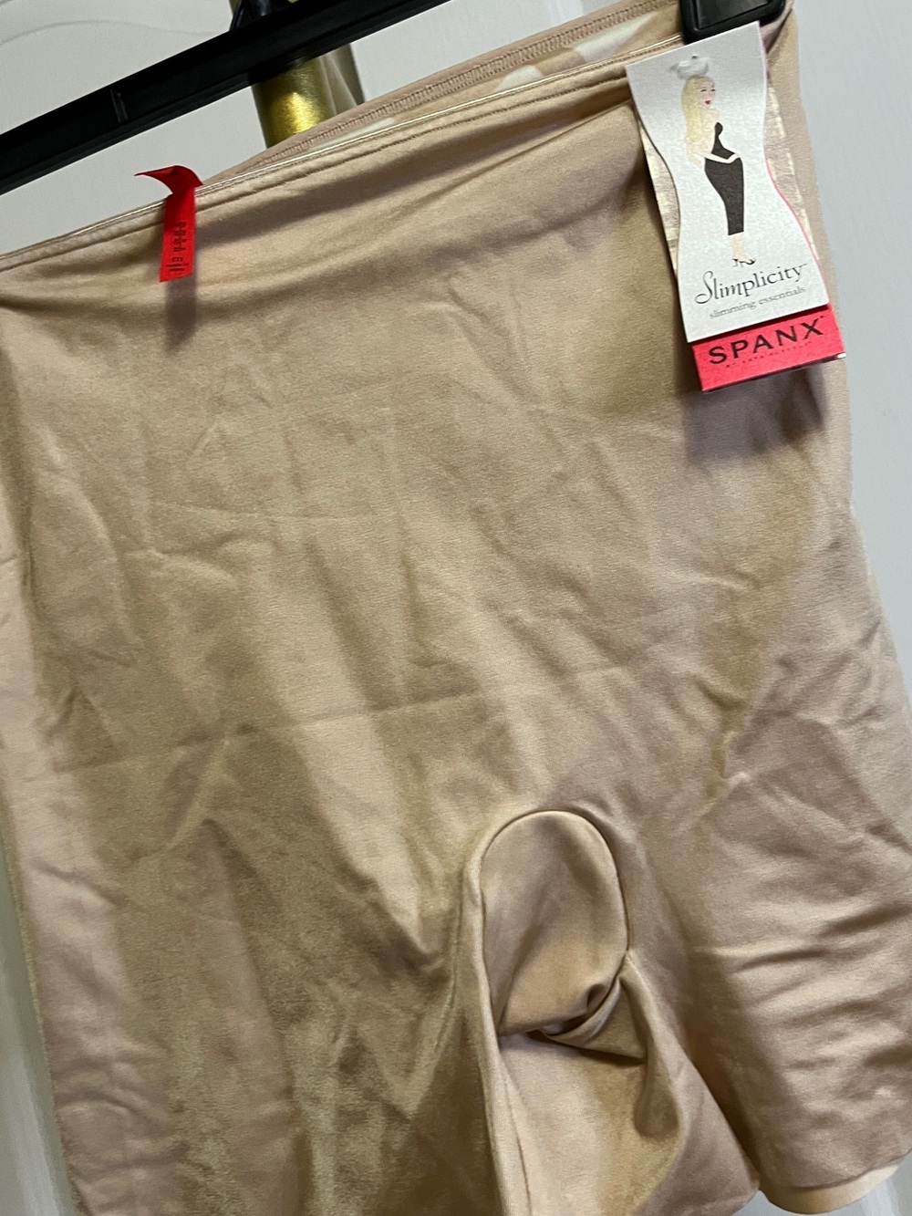NWT SPANX Beige Shaping Mid-Thigh Girl Shorts Sz M Womens